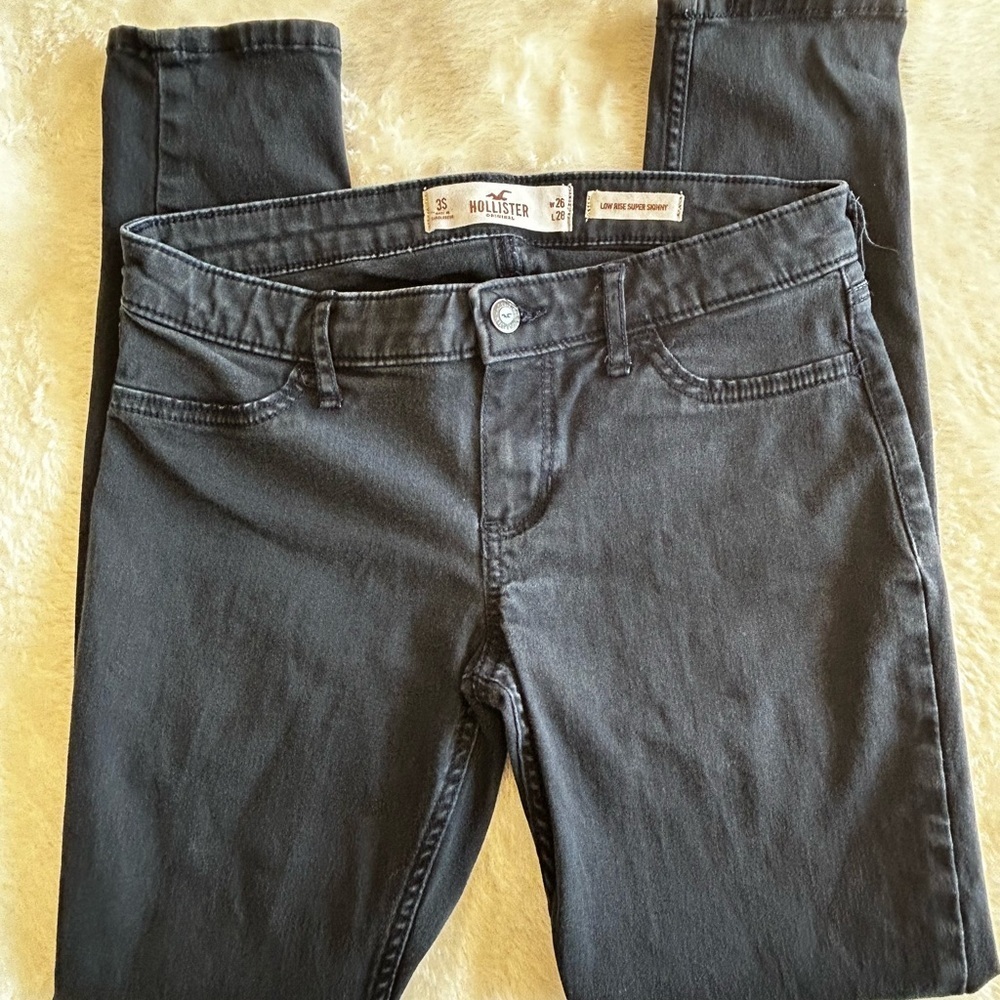 Hollister Women's Low Rise Super Skinny Black Jeans Size 3S